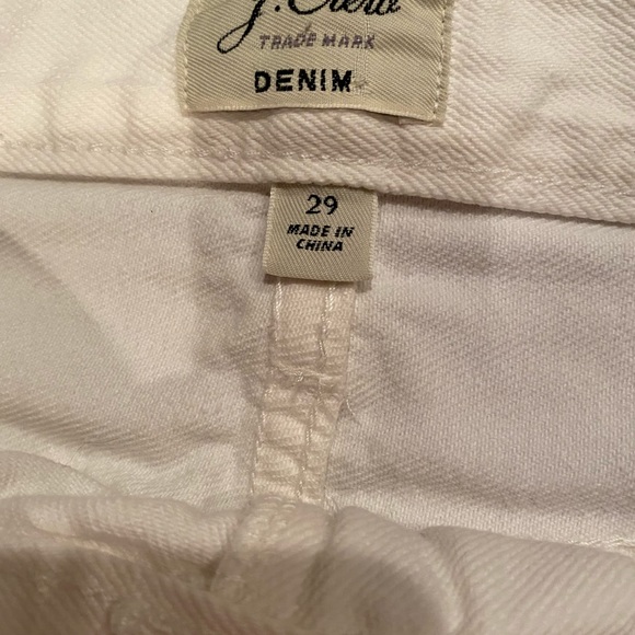 CLOSET CLEAR OUT! 🎉J Crew White Denim fringed skirt. Size 9 - Picture 4 of 6